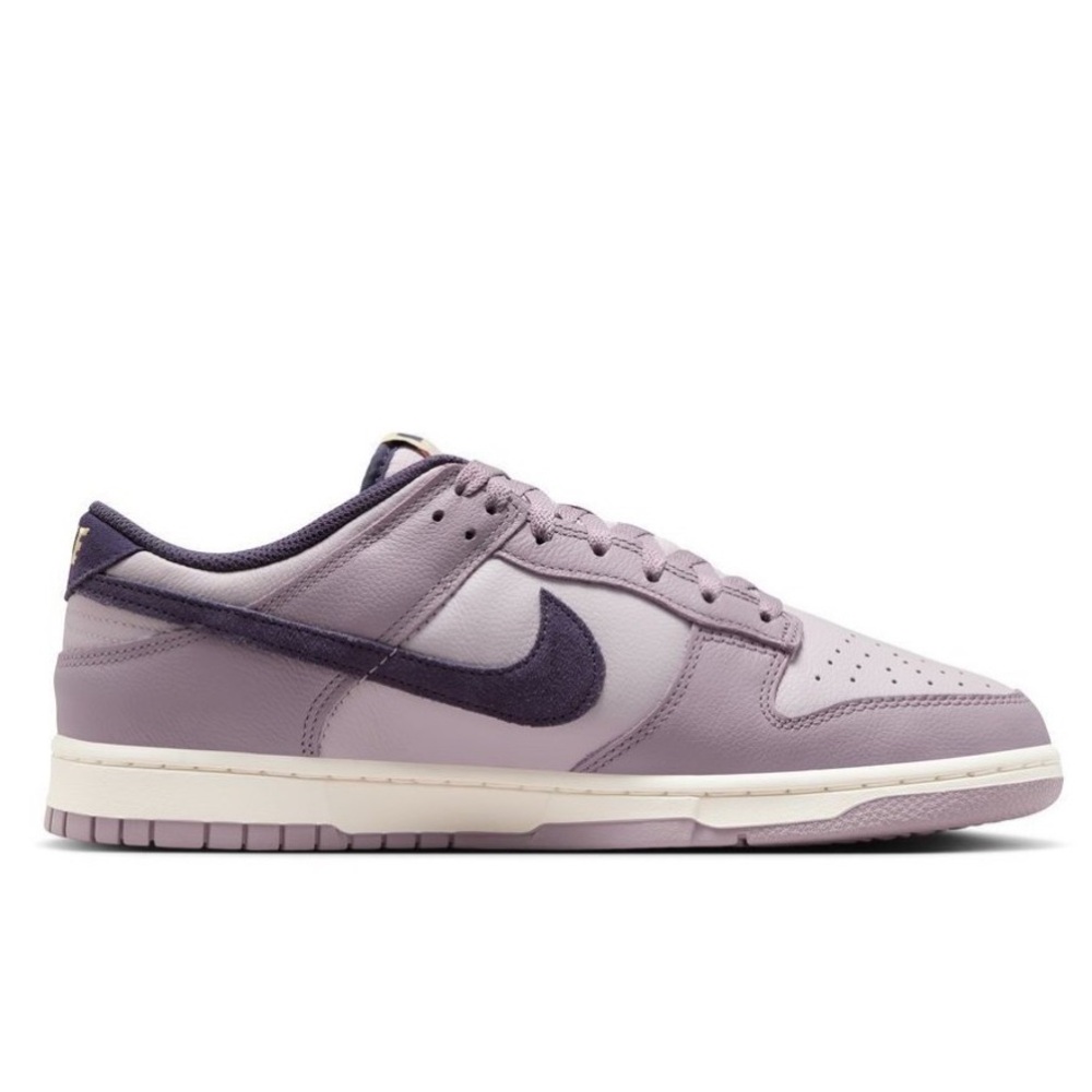 Nike Dunk Low Retro Sneakers - purple